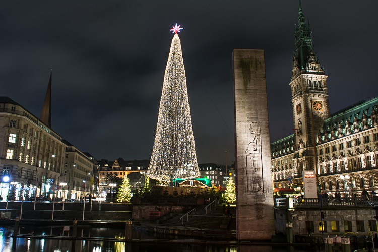 GoOnTravel.de: Hamburger Weihnachtsmarkt am Rathaus