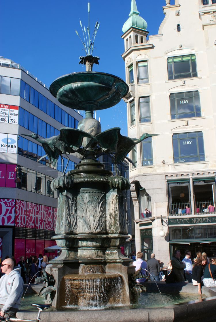 Storchenspringbrunnen am Amagertorv