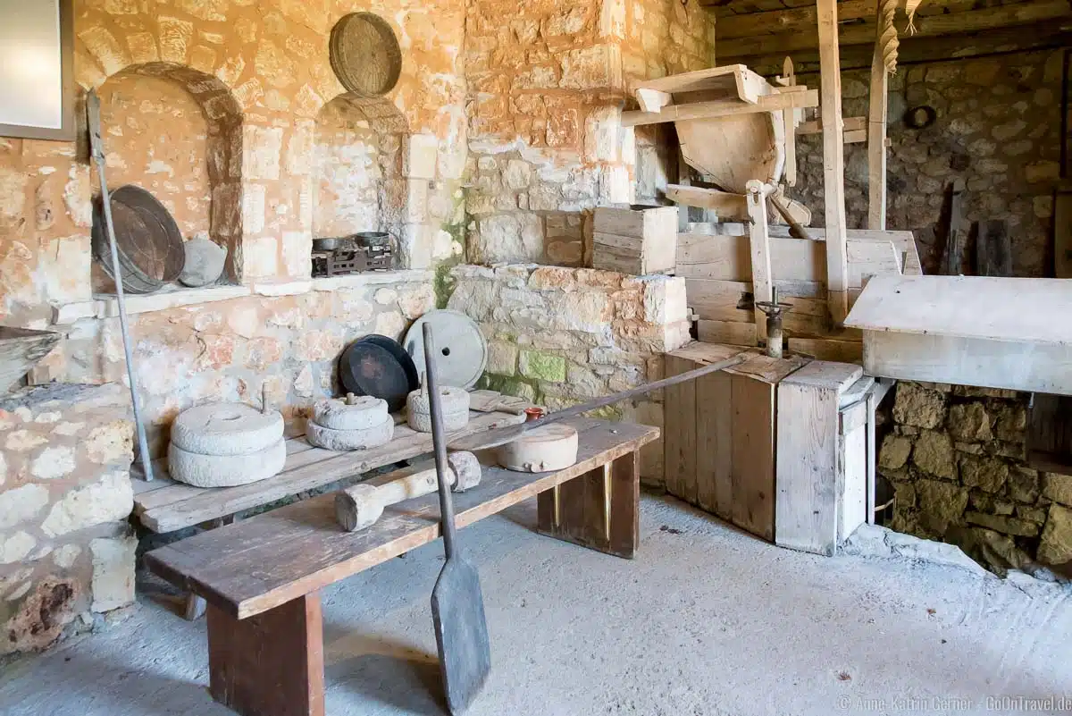 Innenraum der Wassermühle Innenraum der Wassermühle