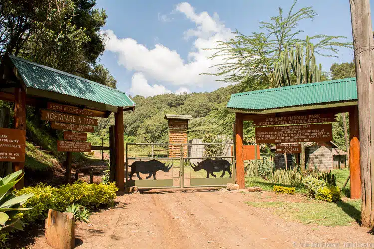 Treetops Gate zum Aberdare Nationalpark Treetops Gate zum Aberdare Nationalpark