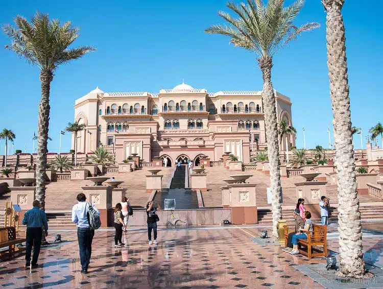 Die Abu Dhabi Sehenswürdigkeit: das Emirates Palace Die Abu Dhabi Sehenswürdigkeit: das Emirates Palace