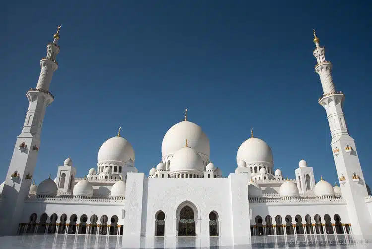 Top Sehenswürdigkeit in Abu Dhabi: Scheich Zayid Moschee Top Sehenswürdigkeit in Abu Dhabi: Scheich Zayid Moschee