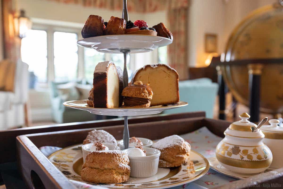 Afternoon Tea im Llangoed Hall Hotel Afternoon Tea im Llangoed Hall Hotel