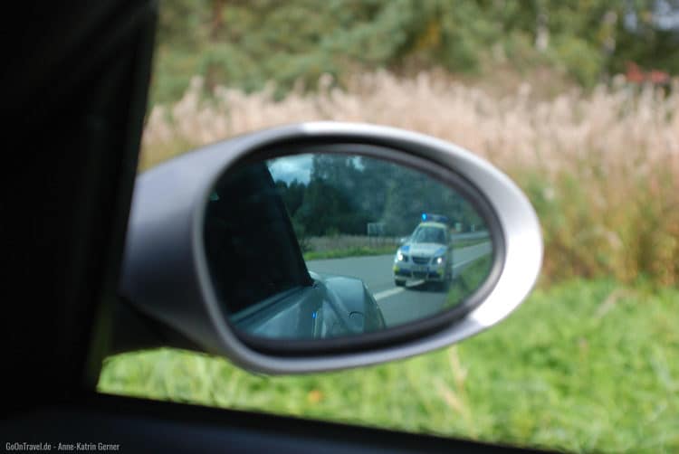 die schwedische Polizei im Rückspiegel die schwedische Polizei im Rückspiegel