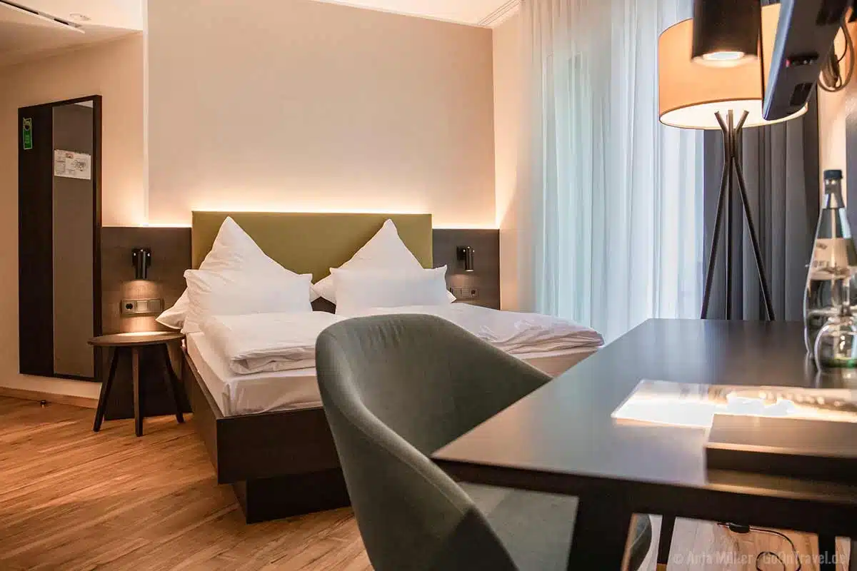 Zimmer im EINSTEIN Hotel am Römerpark