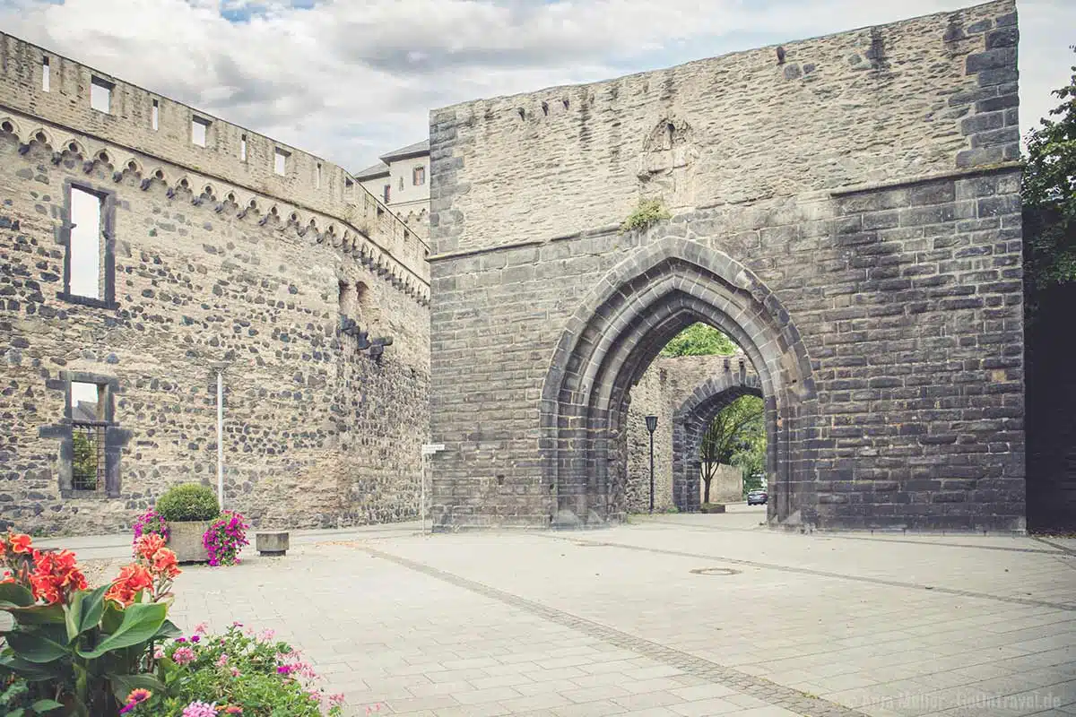 Koblenzer Tor (Burgpforte) in Andernach Koblenzer Tor (Burgpforte) in Andernach