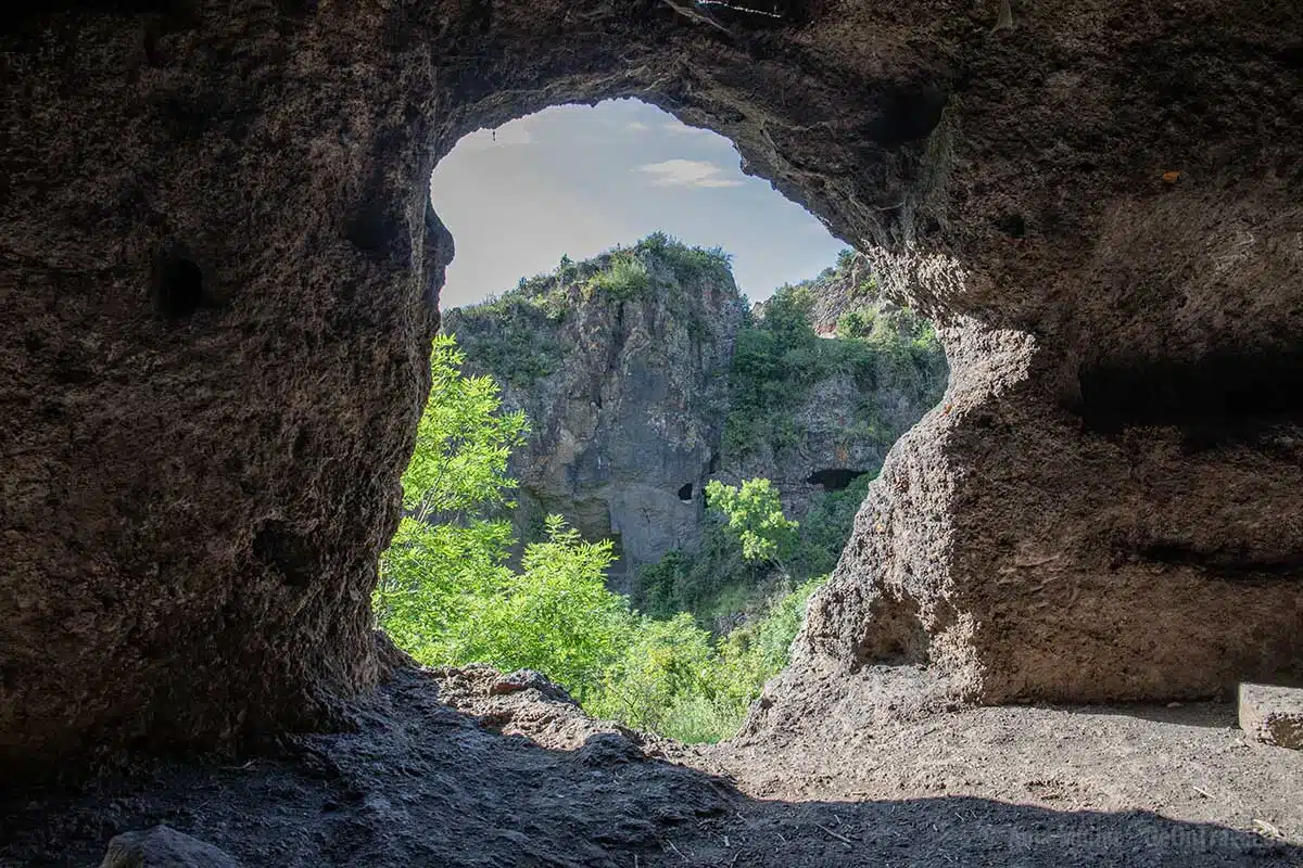 Blick aus einer Felsenwohnung Blick aus einer Felsenwohnung