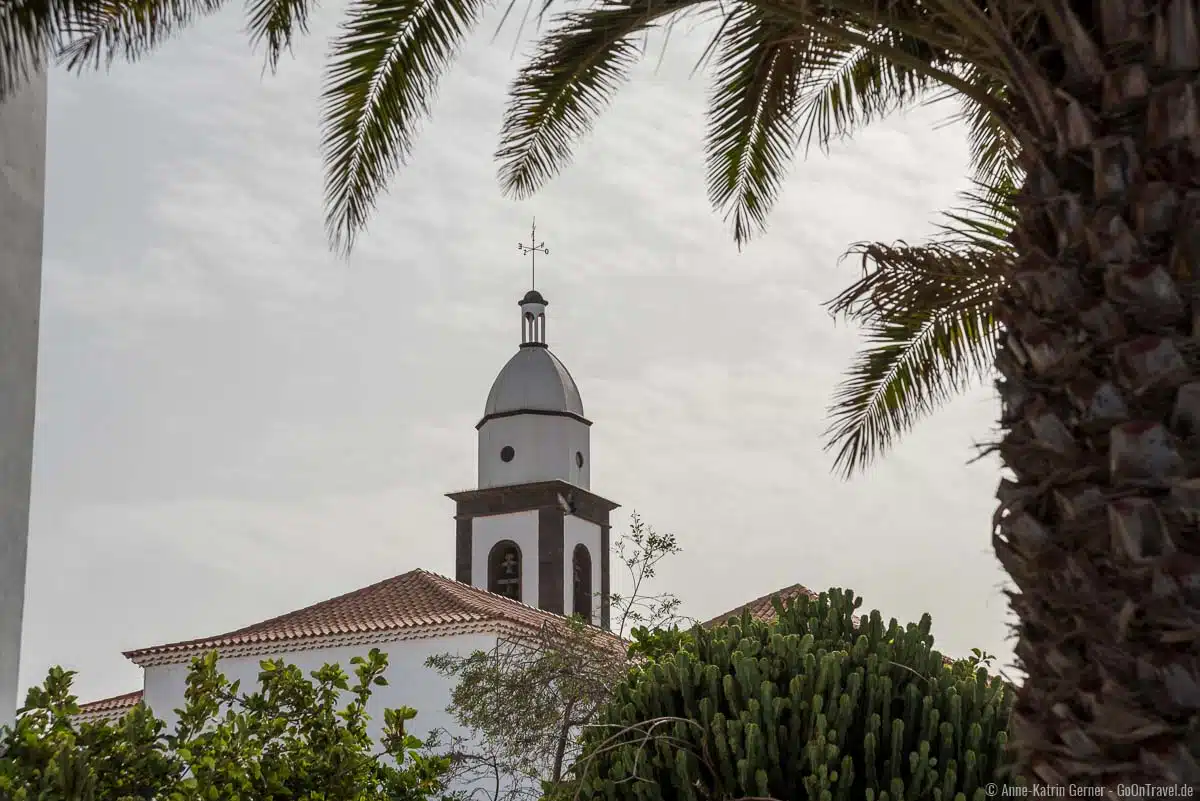 Glockenturm der Iglesias San Gines Glockenturm der Iglesias San Gines