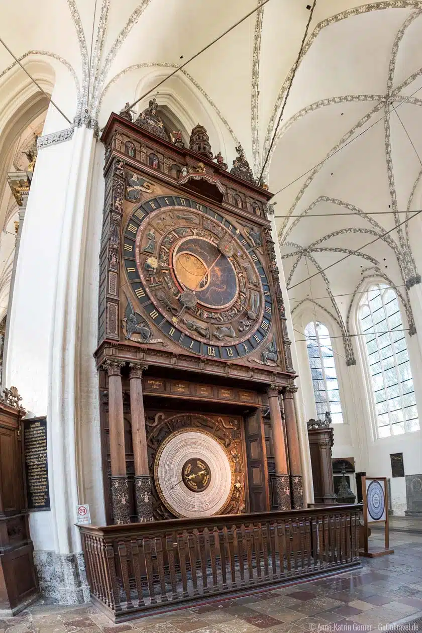 die astronomische Uhr in der St. Marienkiche die astronomische Uhr in der St. Marienkiche