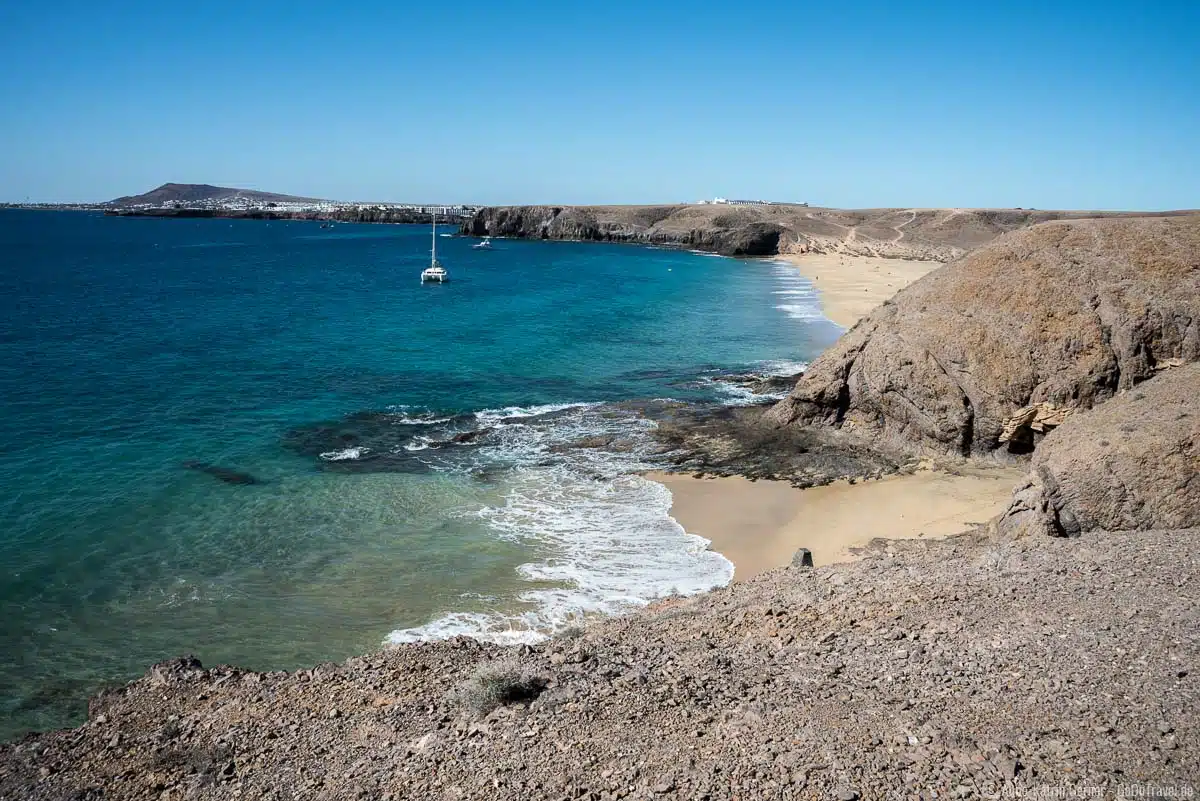 Die Buchten der Papagayo Strände lassen sich von der Küste sehr gut überblicken Die Buchten der Papagayo Strände lassen sich von der Küste sehr gut überblicken