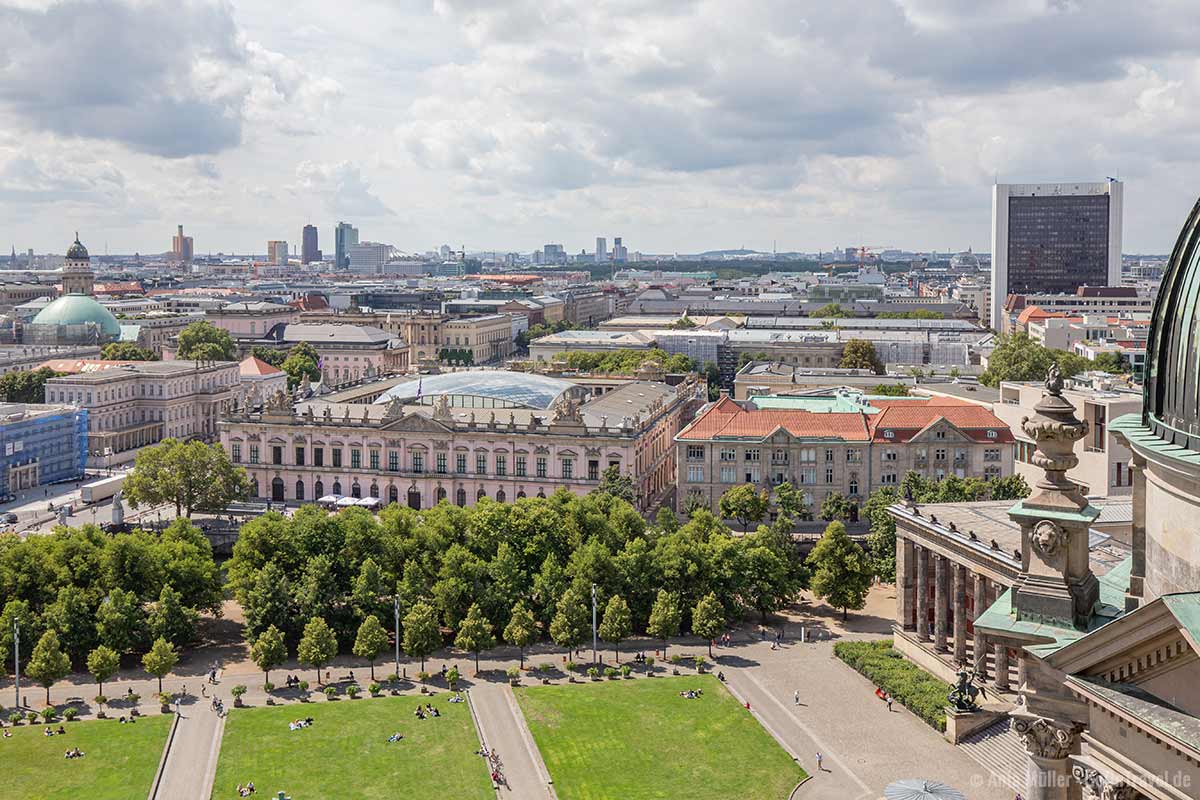 Der Lustgarten vor dem Berliner Dom