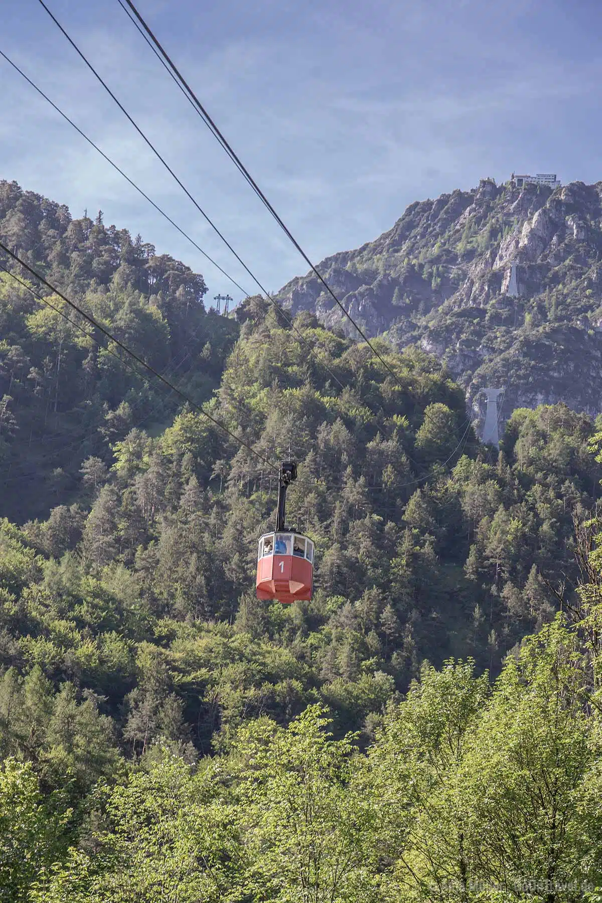 Rote Gondel der Predigtstuhlbahn Rote Gondel der Predigtstuhlbahn