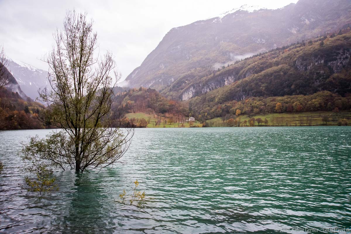 Bei Regen tritt der Tennosee über die Ufer