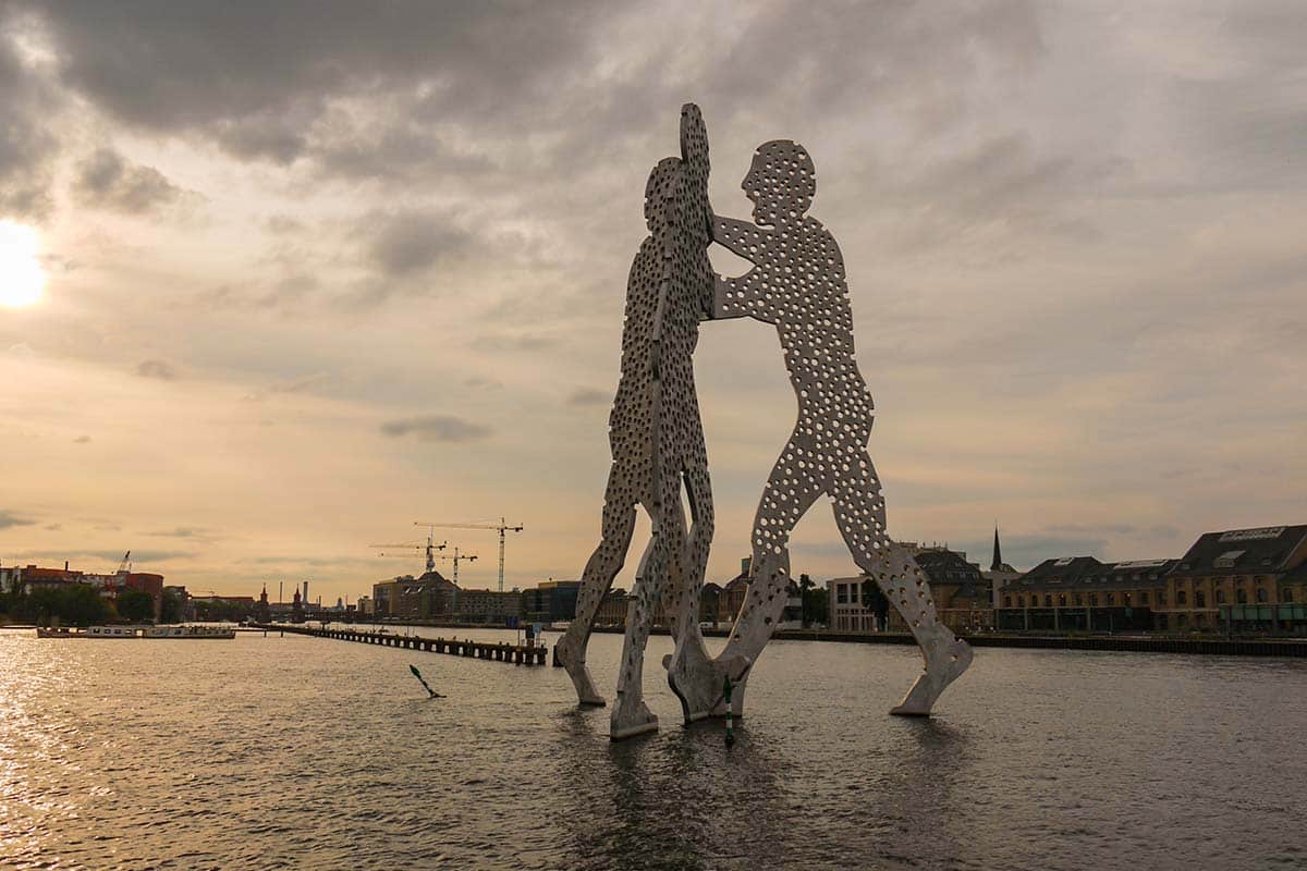 Molecule Man im Abendlicht