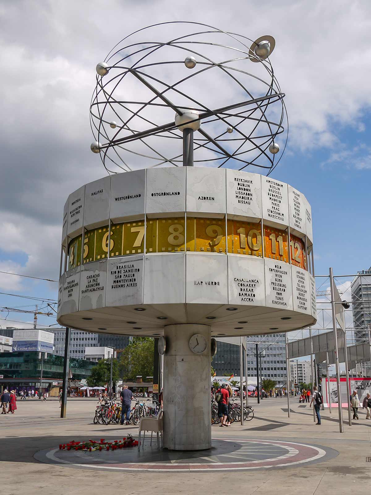 Weltzeituhr am Alexanderplatz Weltzeituhr am Alexanderplatz