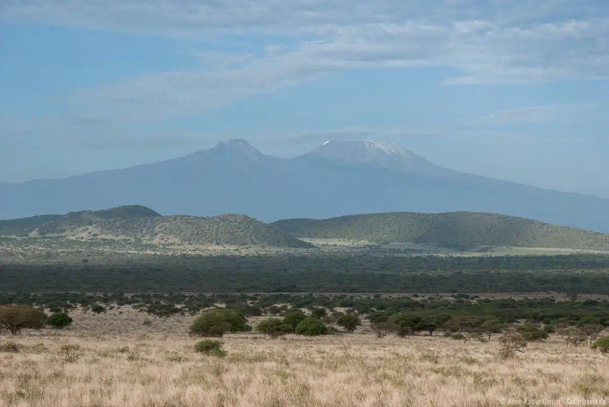 Tsavo West mit Blick auf den Kilimandscharo Tsavo West mit Blick auf den Kilimandscharo