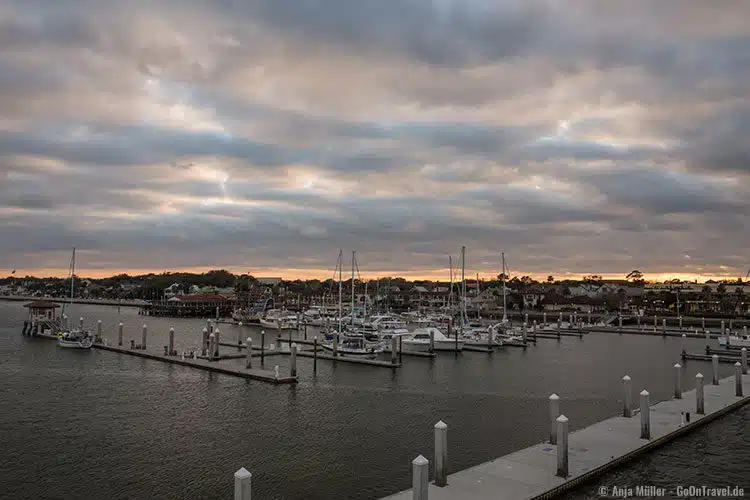 Blick von der Bridge of Lions am Abend auf St. Augustine Blick von der Bridge of Lions am Abend auf St. Augustine