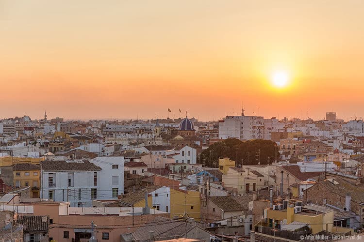 Valencia von oben zum Sonnenuntergang