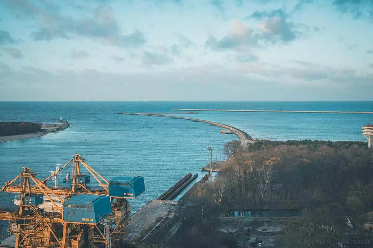 Blick vom Leuchtturm auf die Mühlenbake Blick vom Leuchtturm auf die Mühlenbake