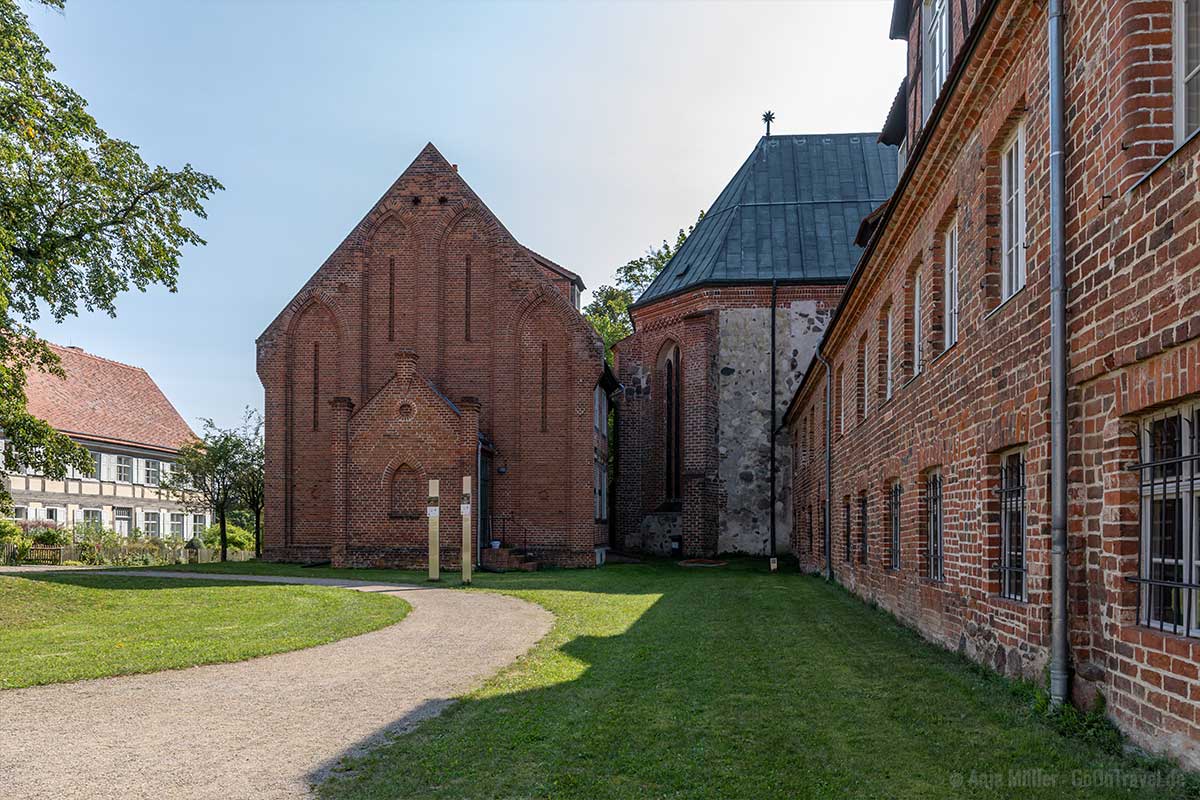 Kloster Stift mit Wohnhäusern