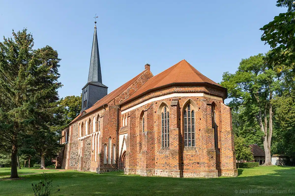 Klosterkirche Marienfließ von außen Klosterkirche Marienfließ von außen
