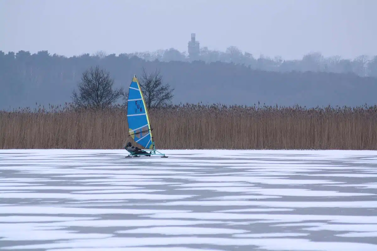Eissegler am Grimnitzsee im Winter Eissegler am Grimnitzsee im Winter