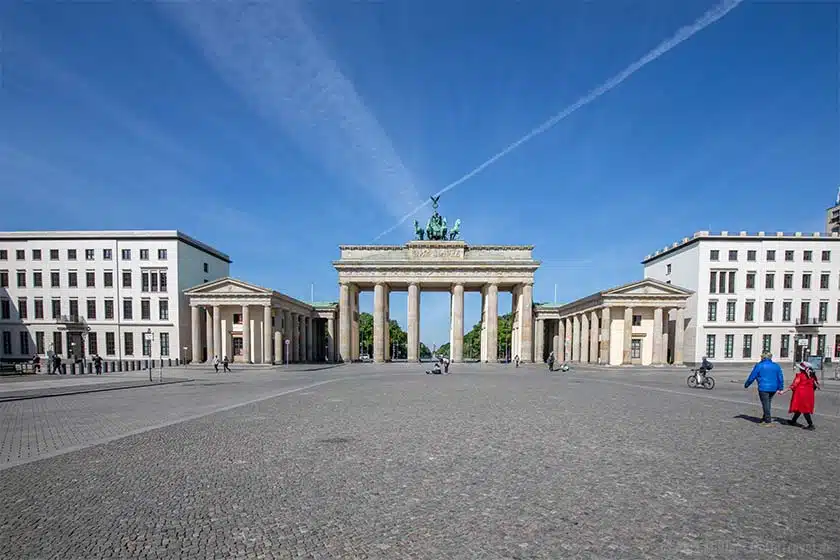 Selten war es so leer am Brandenburger Tor wie zu Zeiten von Corona Selten war es so leer am Brandenburger Tor wie zu Zeiten von Corona