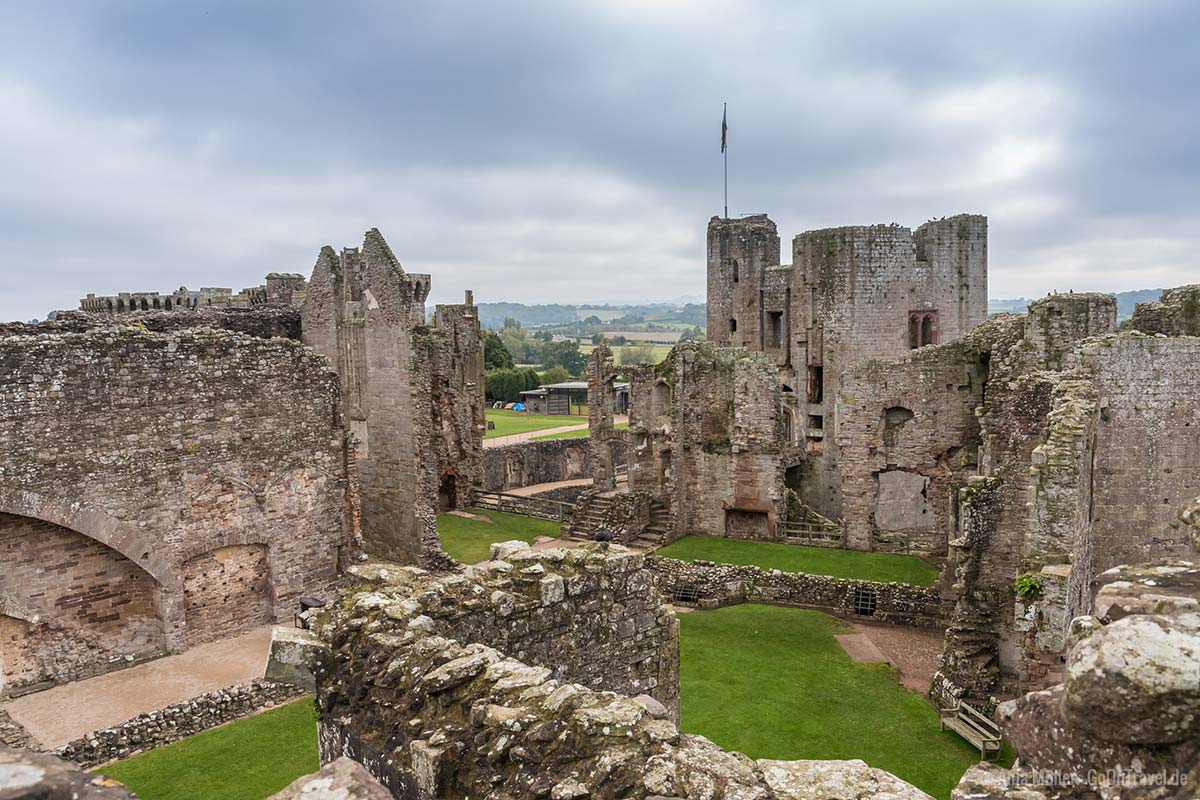 Innenhof vom Blick Raglan Castle Innenhof vom Blick Raglan Castle