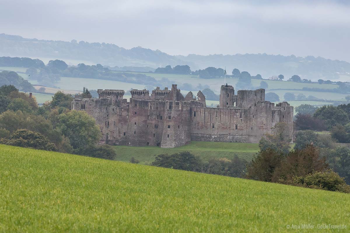 Blick auf das Raglan Castle Blick auf das Raglan Castle