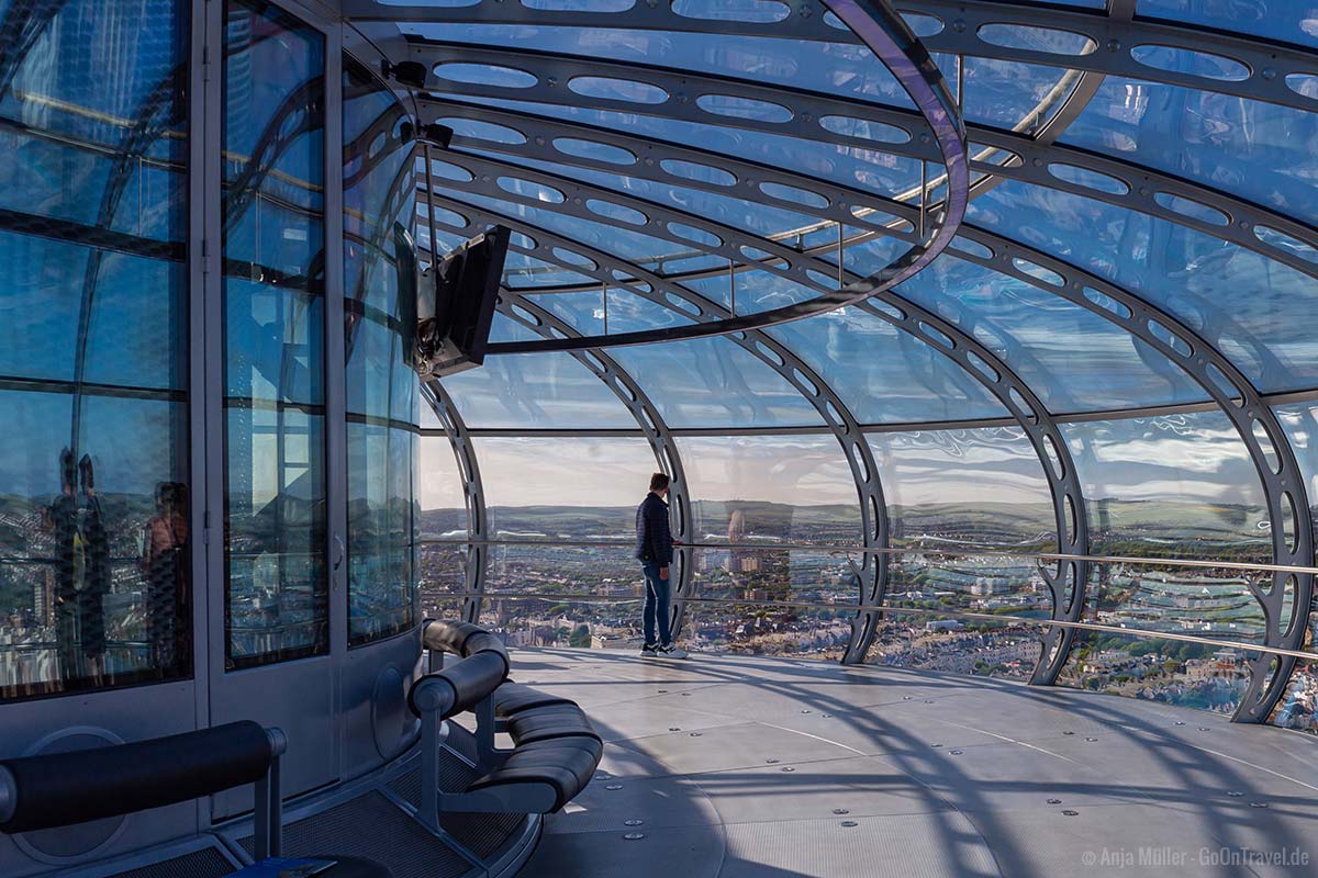 In der Glaskuppel des British Airways i360.