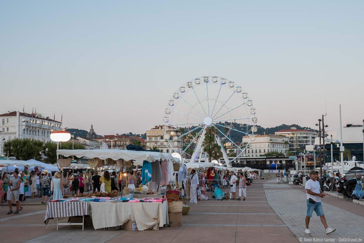 Der Nachtmarkt am Riesenrad findet im Juli und August am Donnerstagabend statt