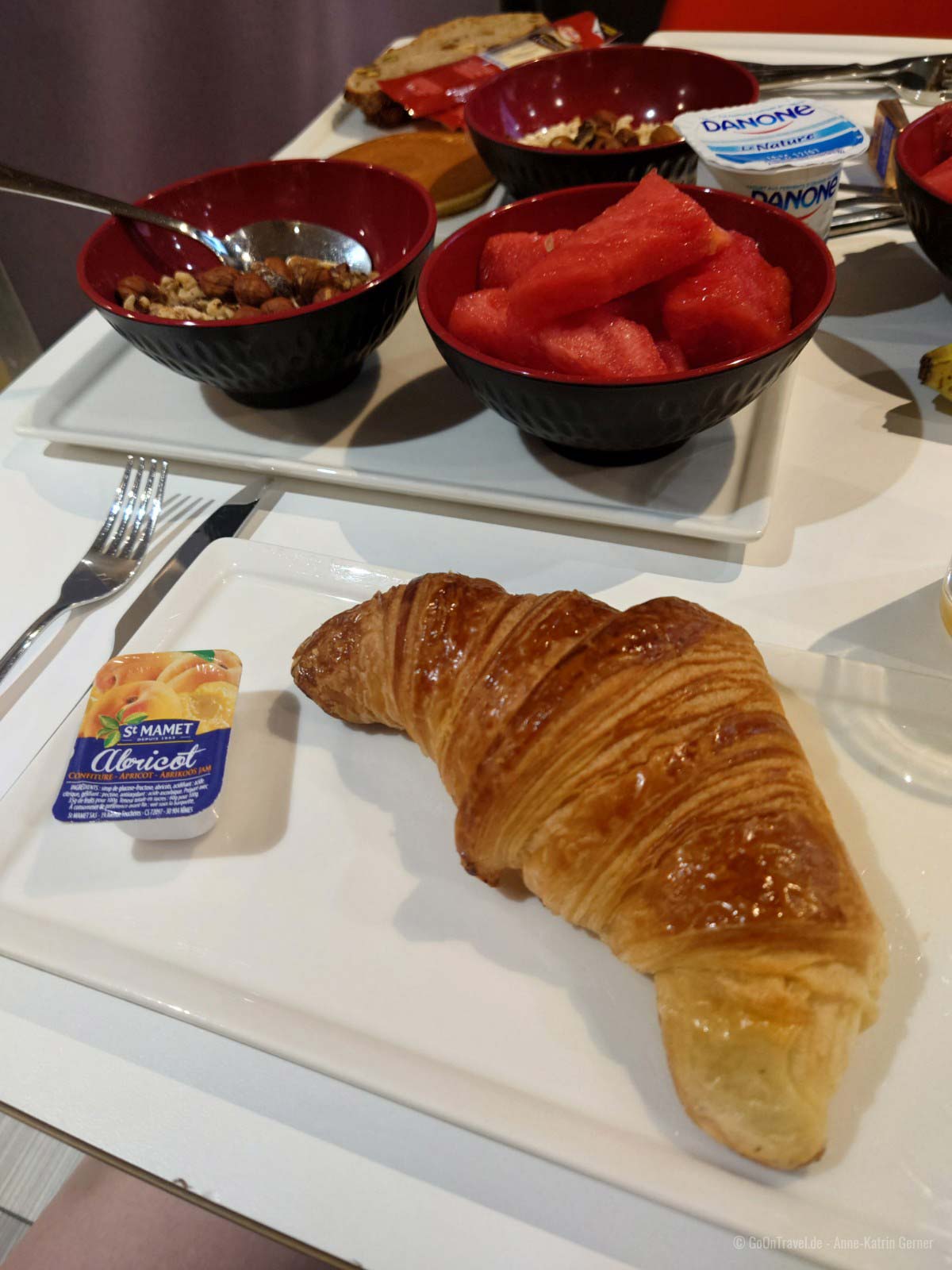 Frühstück im Ibis Cannes Center
