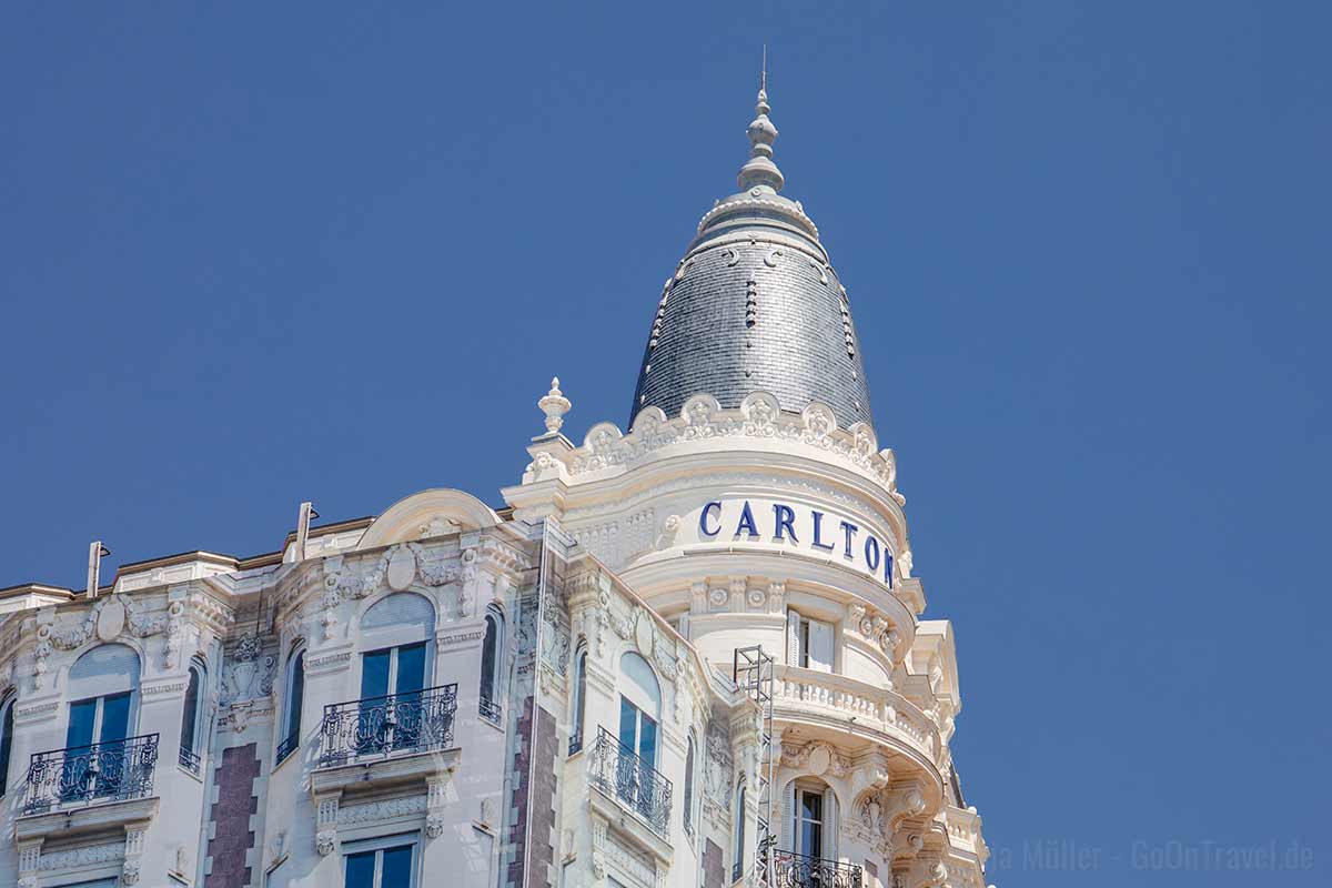 Das berühmte Carlton Hotel am Boulevard de la Croisette Das berühmte Carlton Hotel am Boulevard de la Croisette