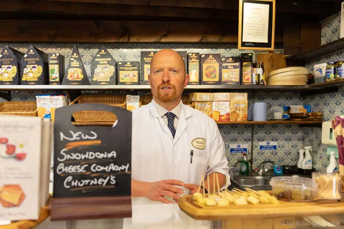 Käse probieren bei Wally´s Delicatessen Käse probieren bei Wally´s Delicatessen