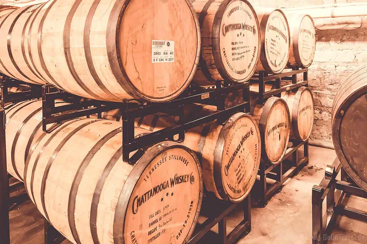 Tennessee Whiskey reift in Eichenfässern Tennessee Whiskey reift in Eichenfässern