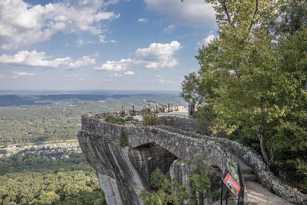 Aussichtsplattform auf 7 Bundesstaaten oberhalb des Wasserfalls