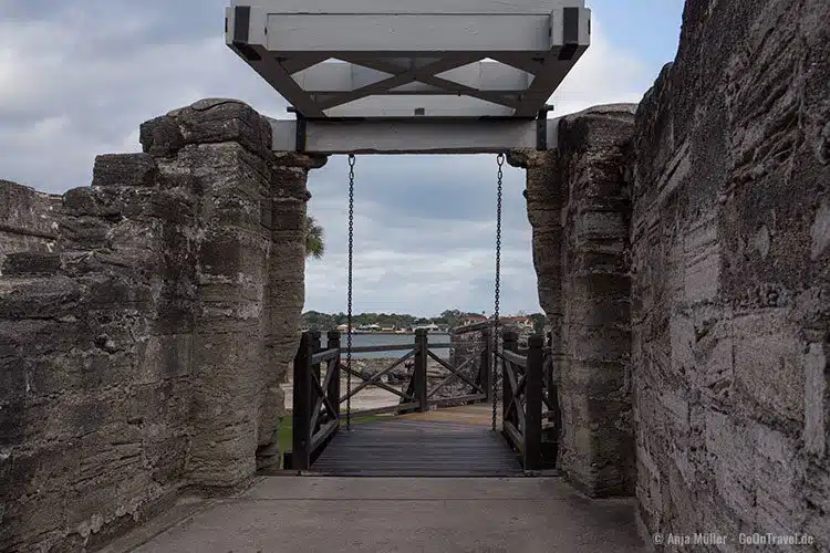 Eingang zur Festung Castillo de San Marcos Eingang zur Festung Castillo de San Marcos