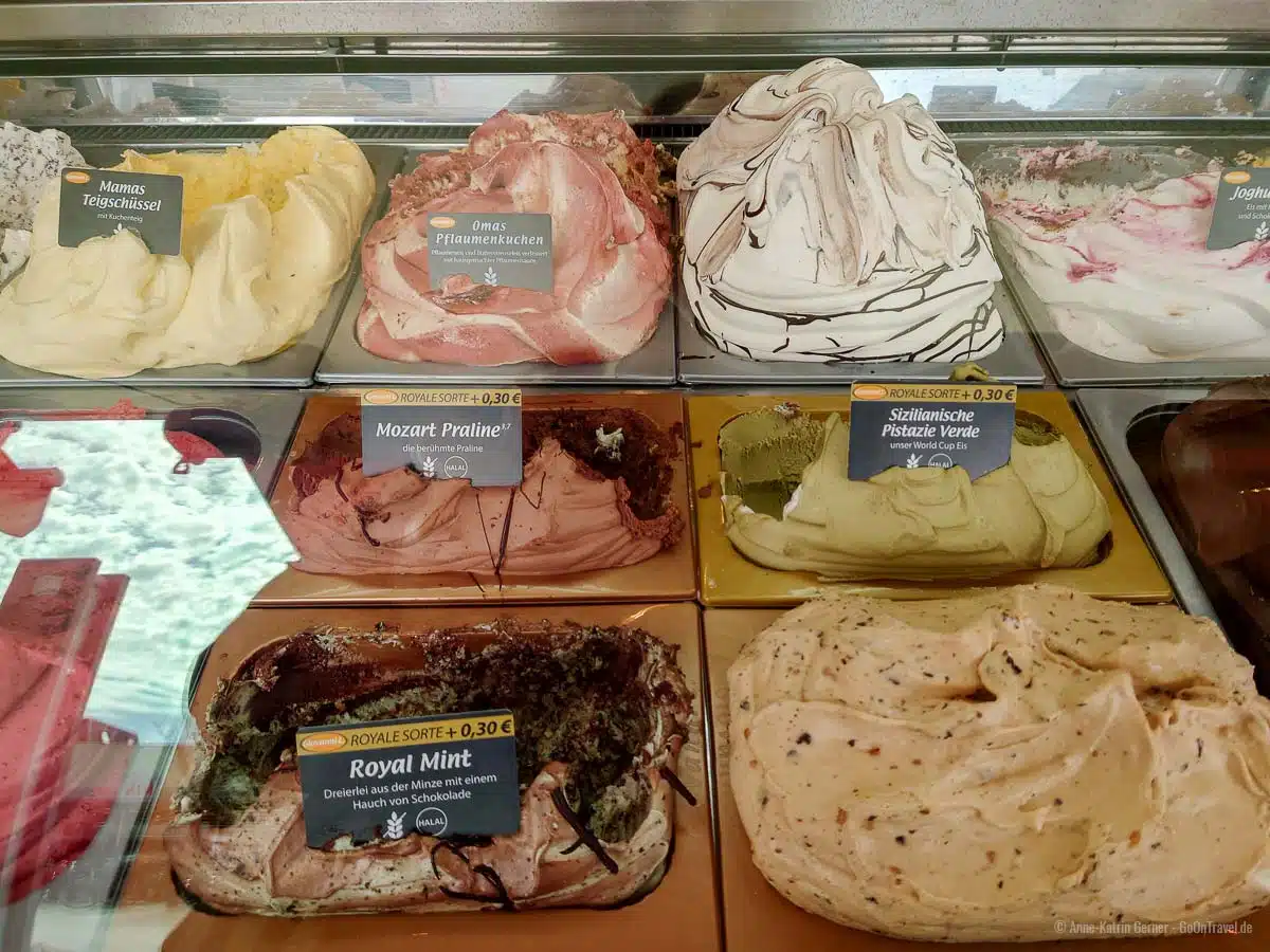 weltmeisterliche Auswahl an Eissorten in der Giovanni L. Eisdiele weltmeisterliche Auswahl an Eissorten in der Giovanni L. Eisdiele