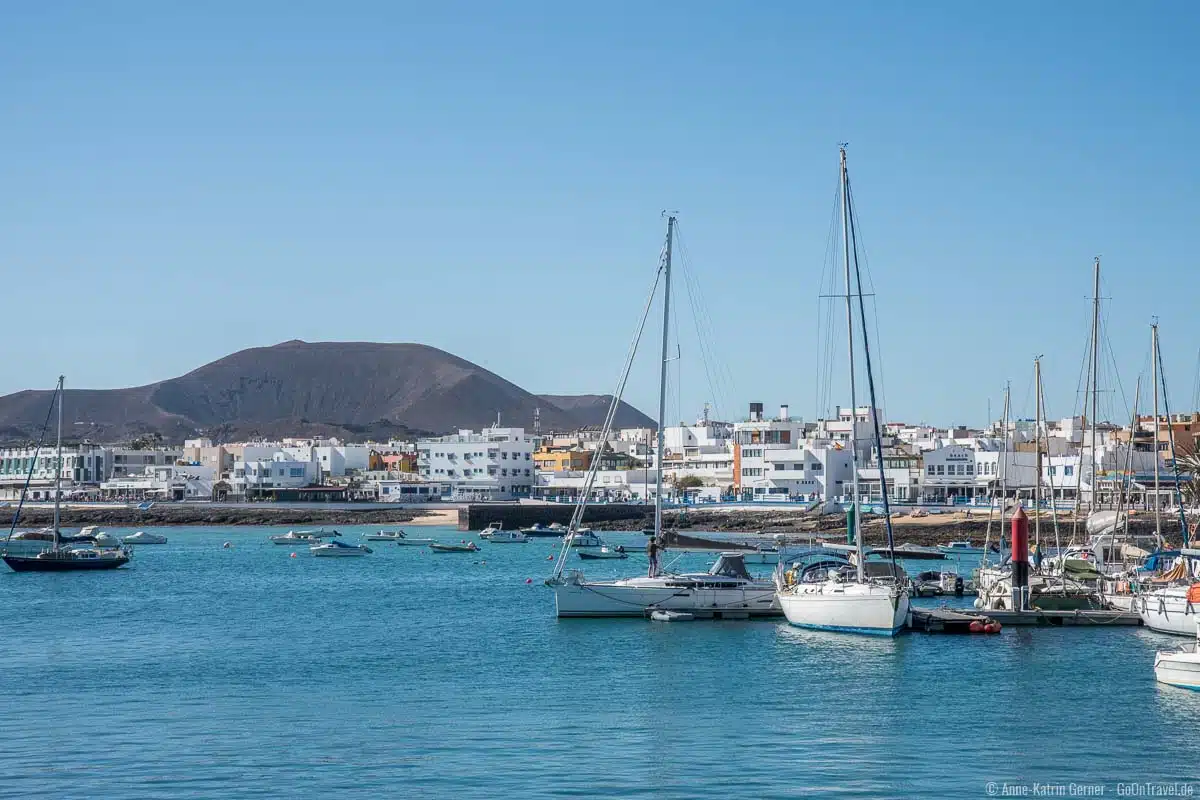 Blick auf den Hafen von Corralejo Blick auf den Hafen von Corralejo