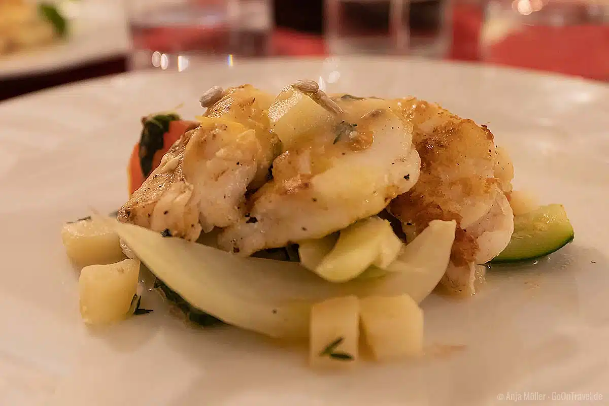 Seeteufel auf Gemüse mit Limonensauce Seeteufel auf Gemüse mit Limonensauce