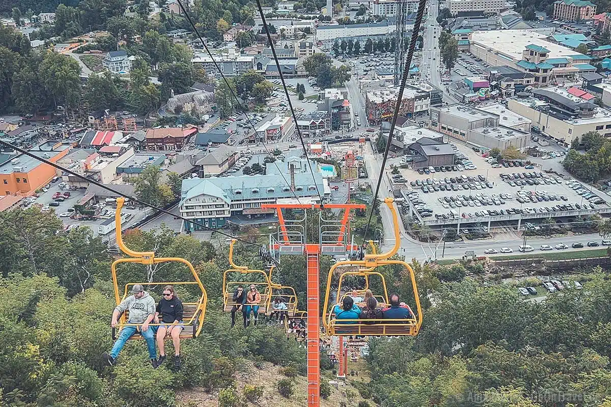 Vom SkyLift hat man ebenfalls einen tollen Blick auf Gatlinburg Vom SkyLift hat man ebenfalls einen tollen Blick auf Gatlinburg