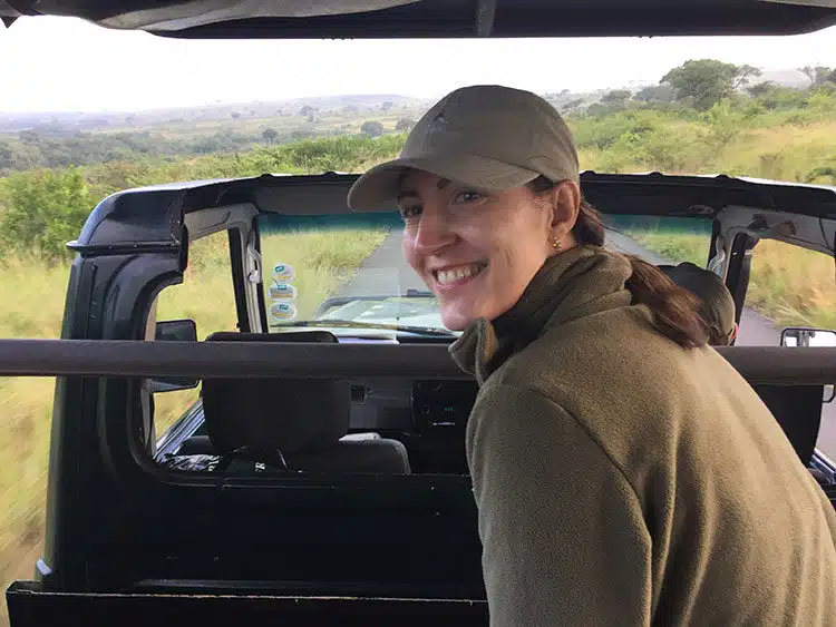 Geführte Safari im Hluhluwe-iMfolozi-Park: Vom Jeep aus hat man eine tolle Sicht. Geführte Safari im Hluhluwe-iMfolozi-Park: Vom Jeep aus hat man eine tolle Sicht.