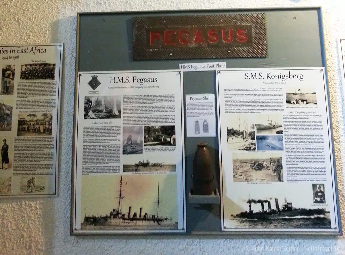 Schautafeln zum Ersten Weltkrieg in der Lobby der Taita Hills Lodge