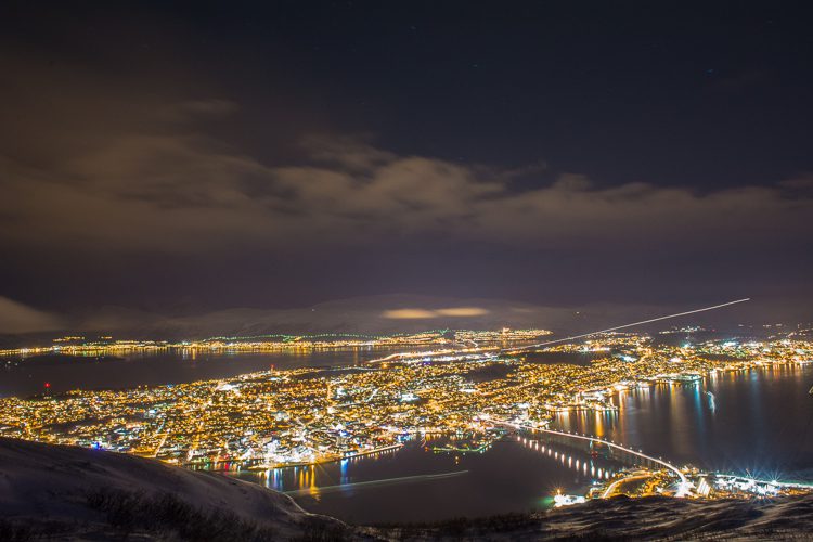 Blick von der Seilbahnstation auf Tromsö