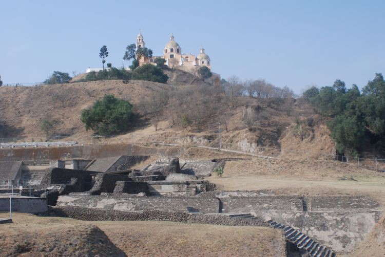 Die Pyramide und Kirche von Cholula