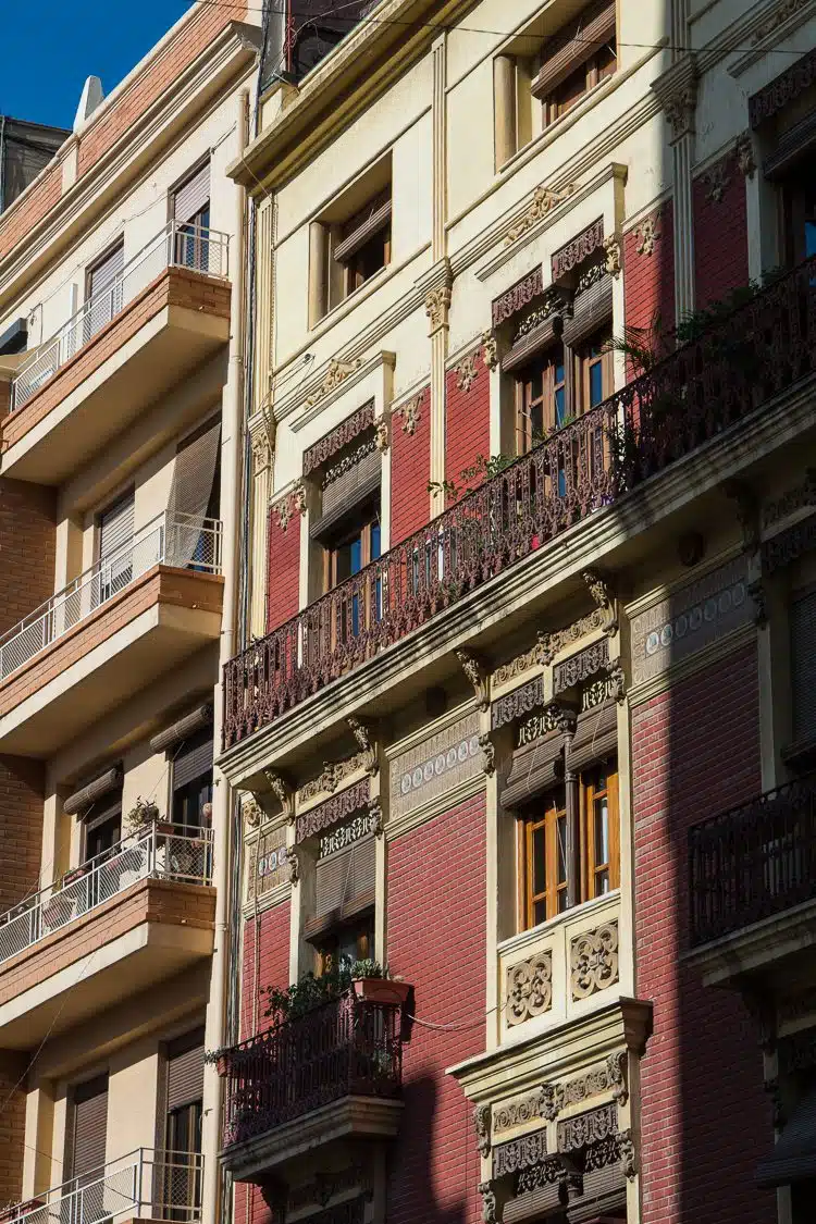 Das Gebäude Echeveste am Torres de Quart Das Gebäude Echeveste am Torres de Quart
