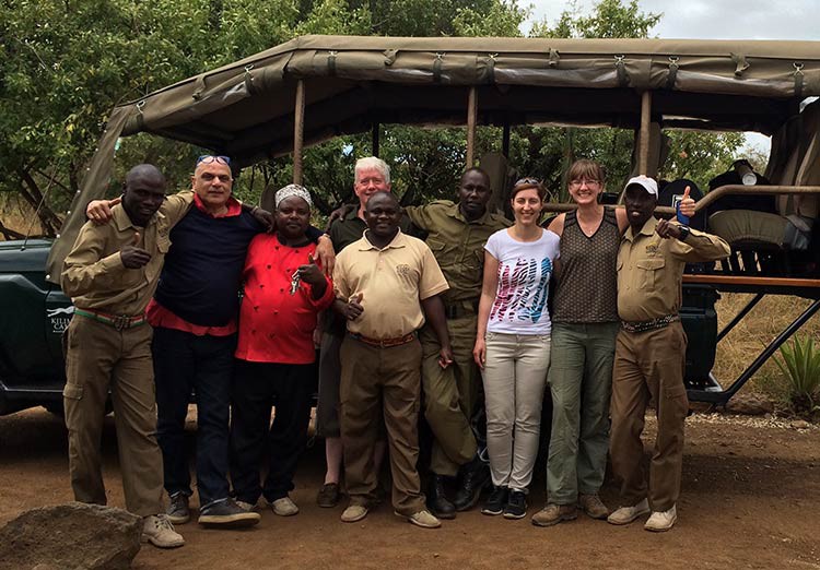 Mit dem Team des Kilima Camps Mit dem Team des Kilima Camps