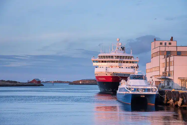 MS Nordnorge im Hafen von Brønnøysund