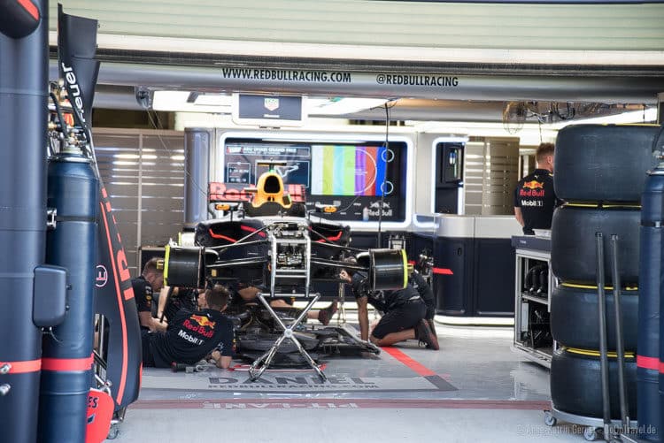 Team Redbull Racing beim Pit Lane Walk