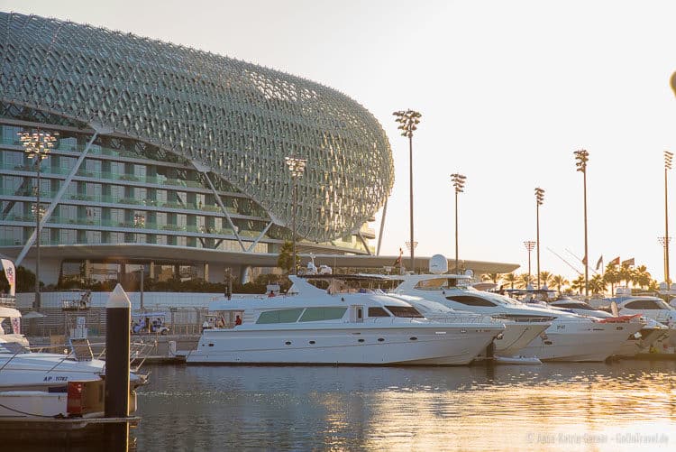 Yas Marina in der Dämmerung